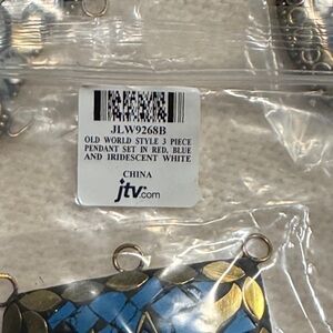 JTV Red blue and Iridescent White Pendant Set 3 pieces